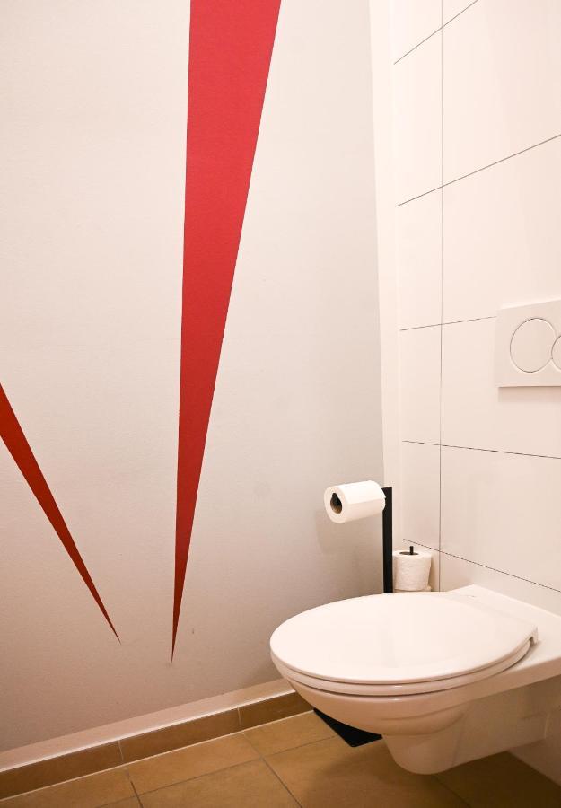 Backpacker Apartment Schoenbrunn Viena Exterior foto